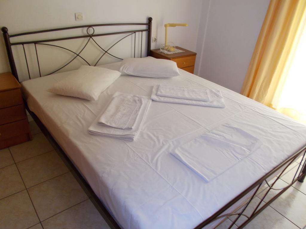 Helios&Thalassa Rooms Lutrá Edipszú Kültér fotó